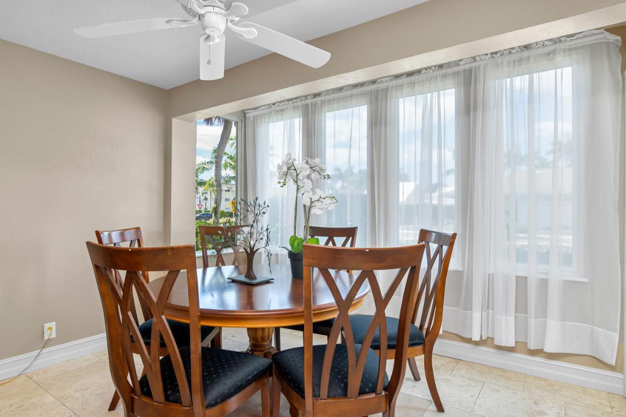 Tropical Oasis 809 Apartment เนเปิลส์ ภายนอก รูปภาพ